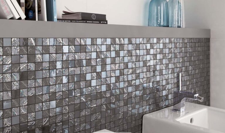 Как выбрать мозаику для ванной и установить?